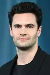 Photo de Tom Bateman